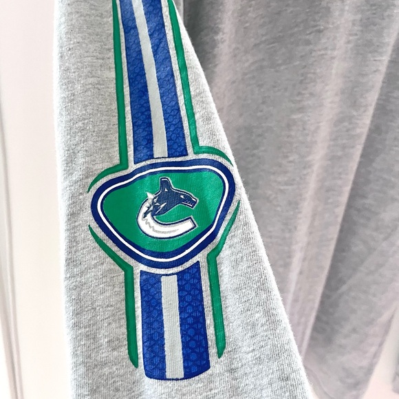 RBK Vancouver Canucks Logo Hoodie T-Shirt, Statement Sleeve, Gray Cotton Jersey - Picture 2 of 11